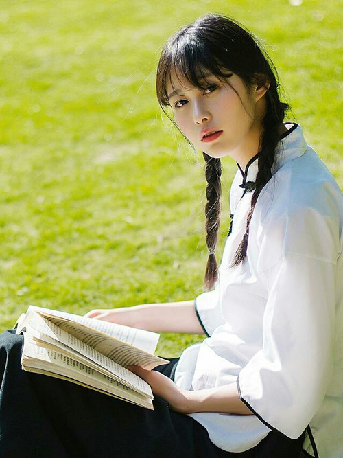 爱游戏体育官方网站-《虚拟主播与电竞：新兴娱乐生态的双赢合作》，虚拟主播有什么意义