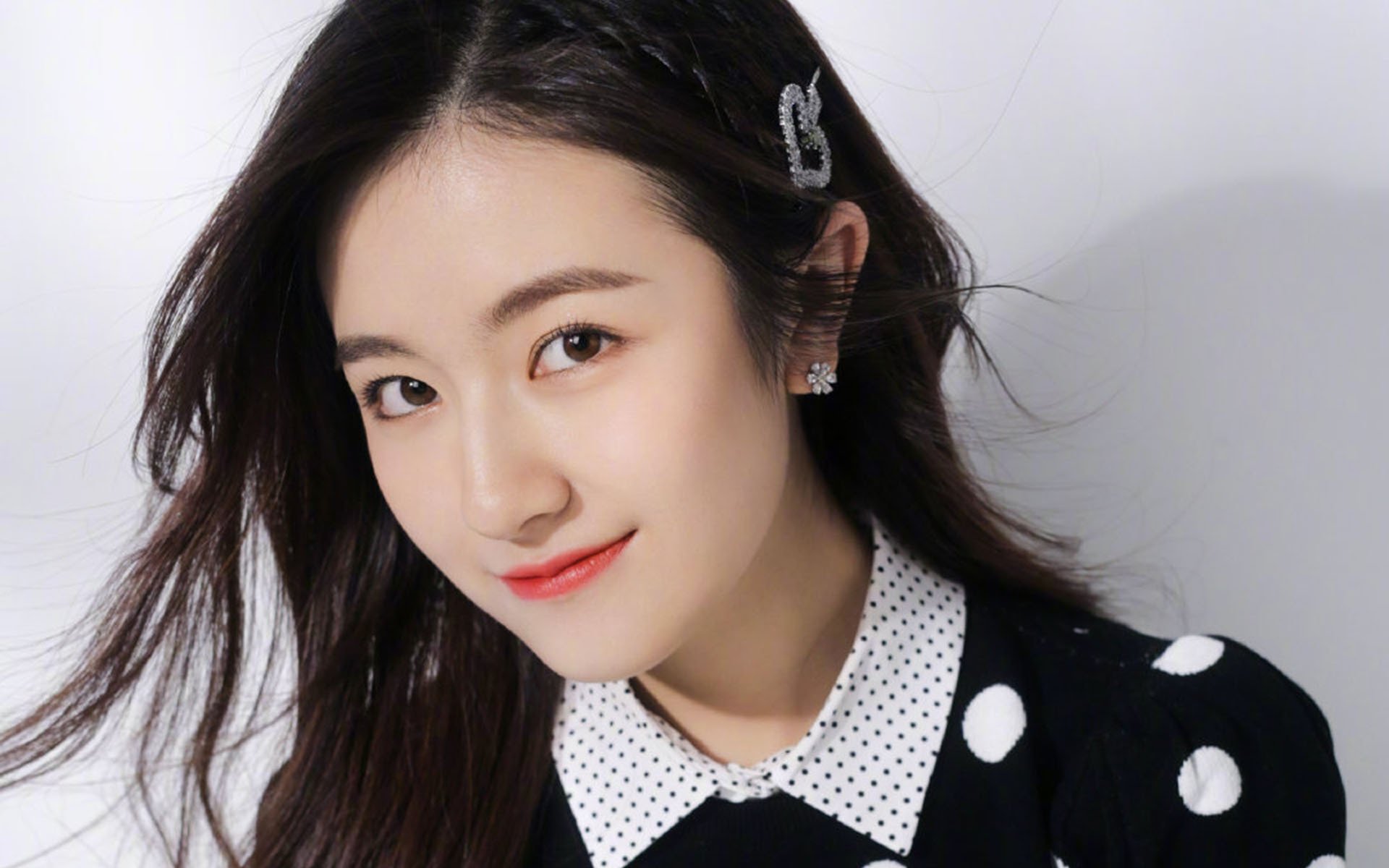 球场赛事热血燃烧,国脚勇夺头筹,国足 场地