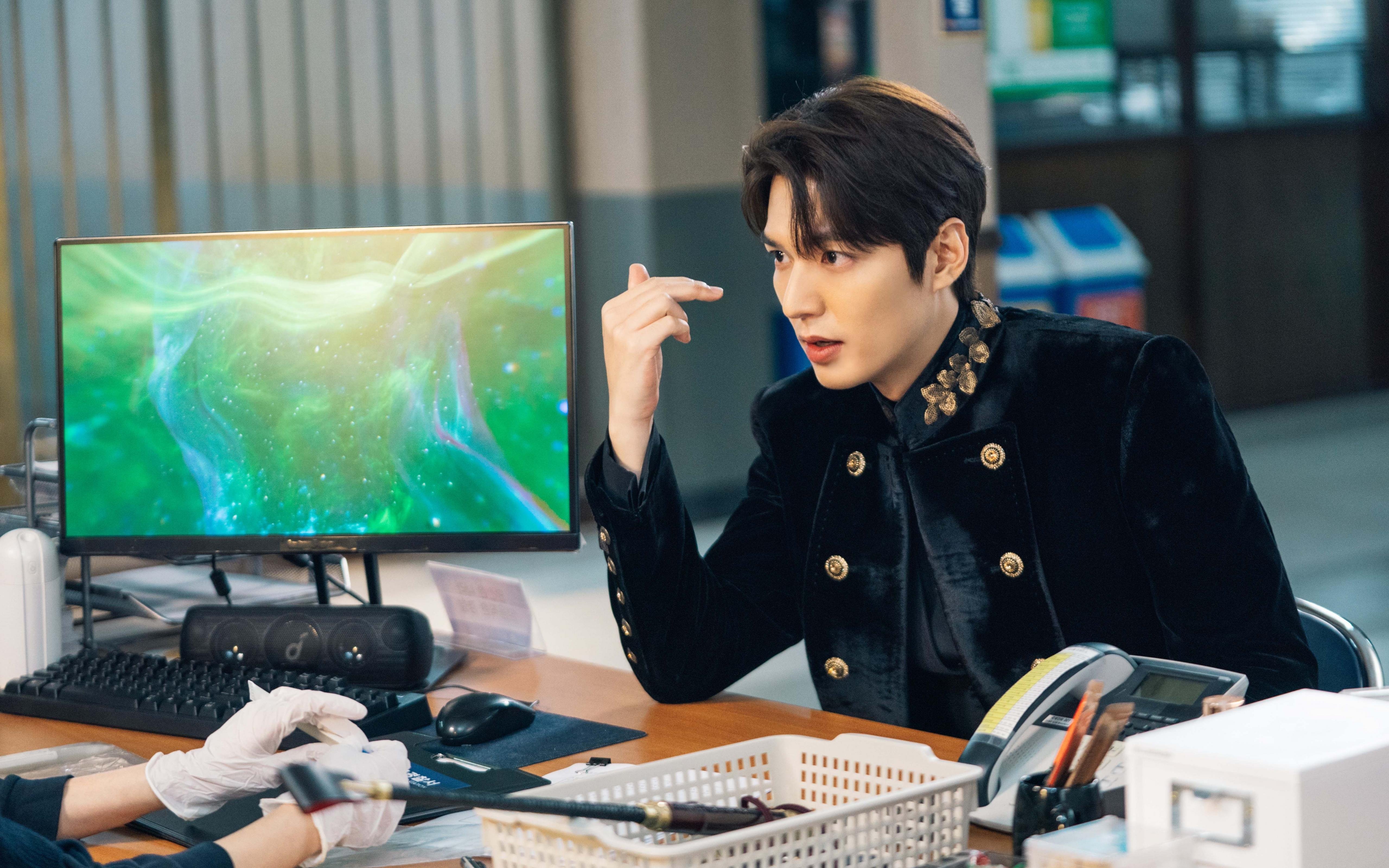 球队是否应重视退役球员文化归属感,退役球员踢球