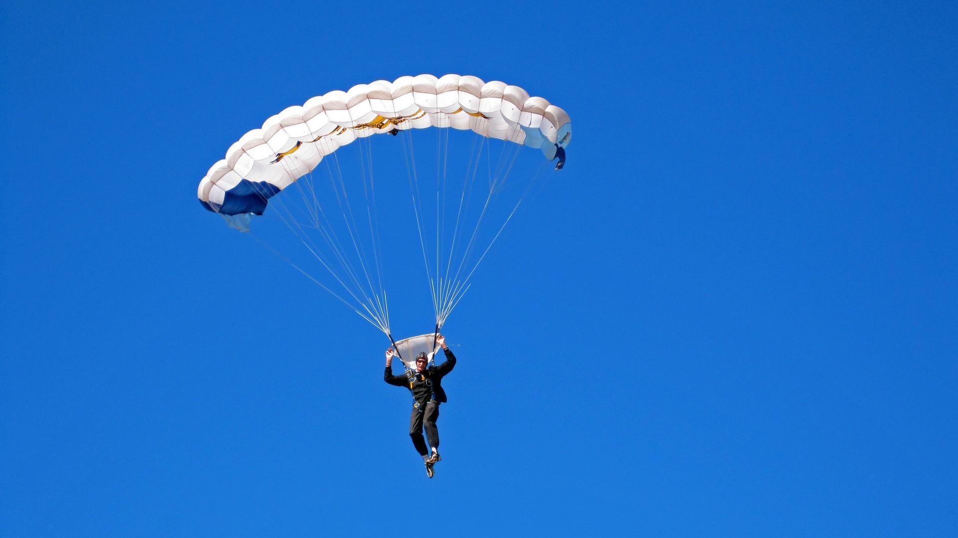 爱游戏 电竞-特色篮球文化剧场在全国巡演,提升运动精神传播力,篮球文化艺术节